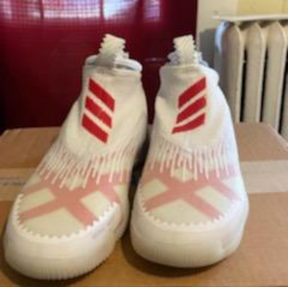 New adidas men size 8